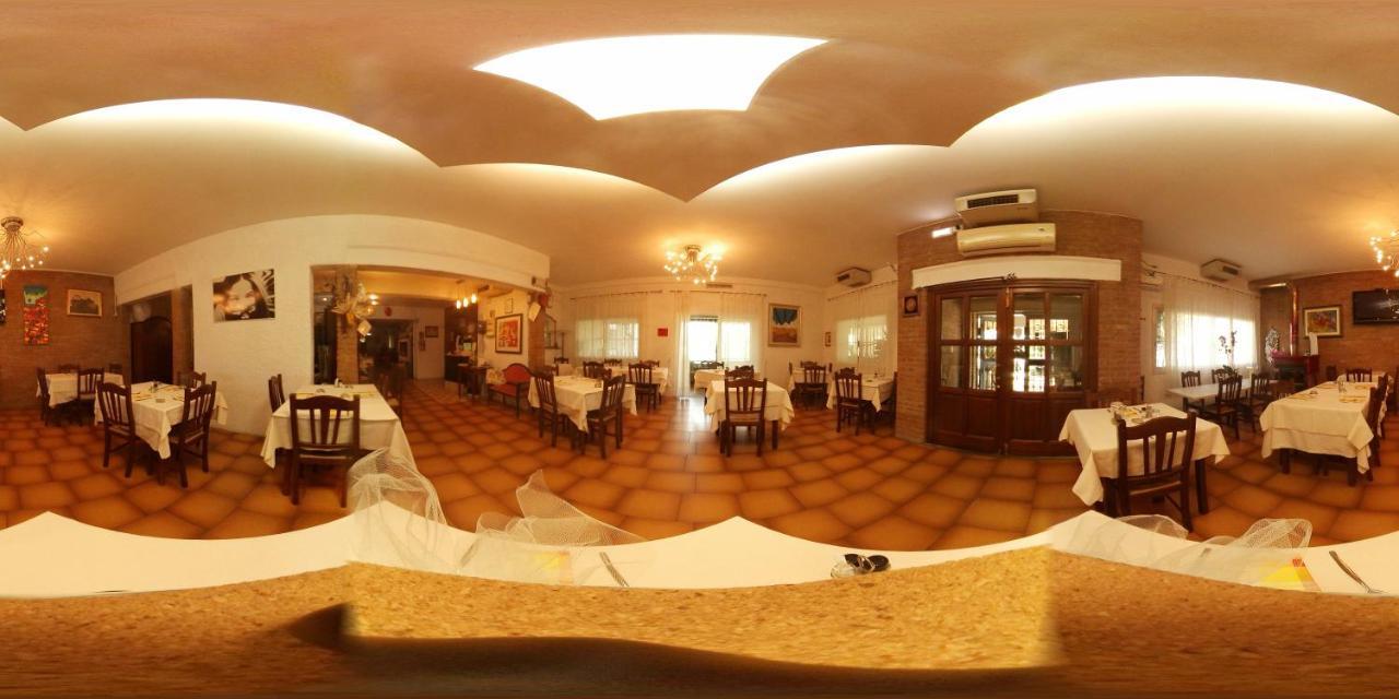 Hotel Lory Ficarolo Екстериор снимка